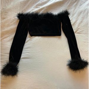 Black fluffy Edikted crop top, never worn, nwot, women’s size medium
